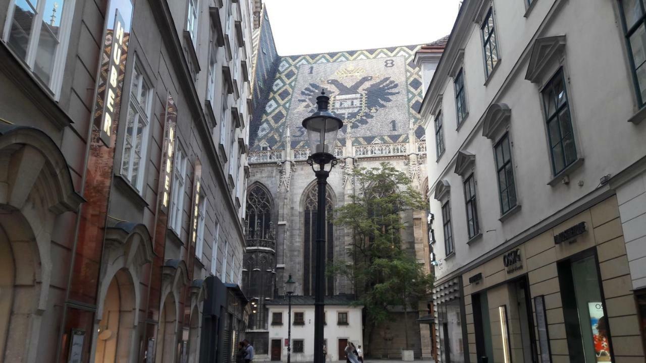 At St. Stephan Vienna Exterior photo
